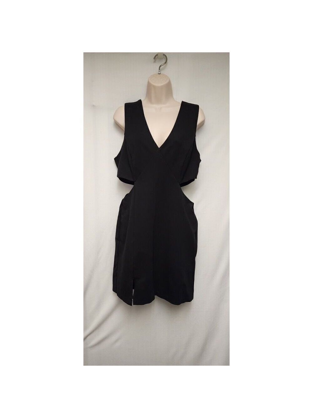 GB Black Bodycon Dress With V-Neck and Cut Out Sides Size XL Front Slit Juniors - Picture 2 of 6